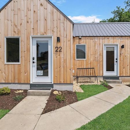 Bunkies- The Hold Villa Отава Екстериор снимка