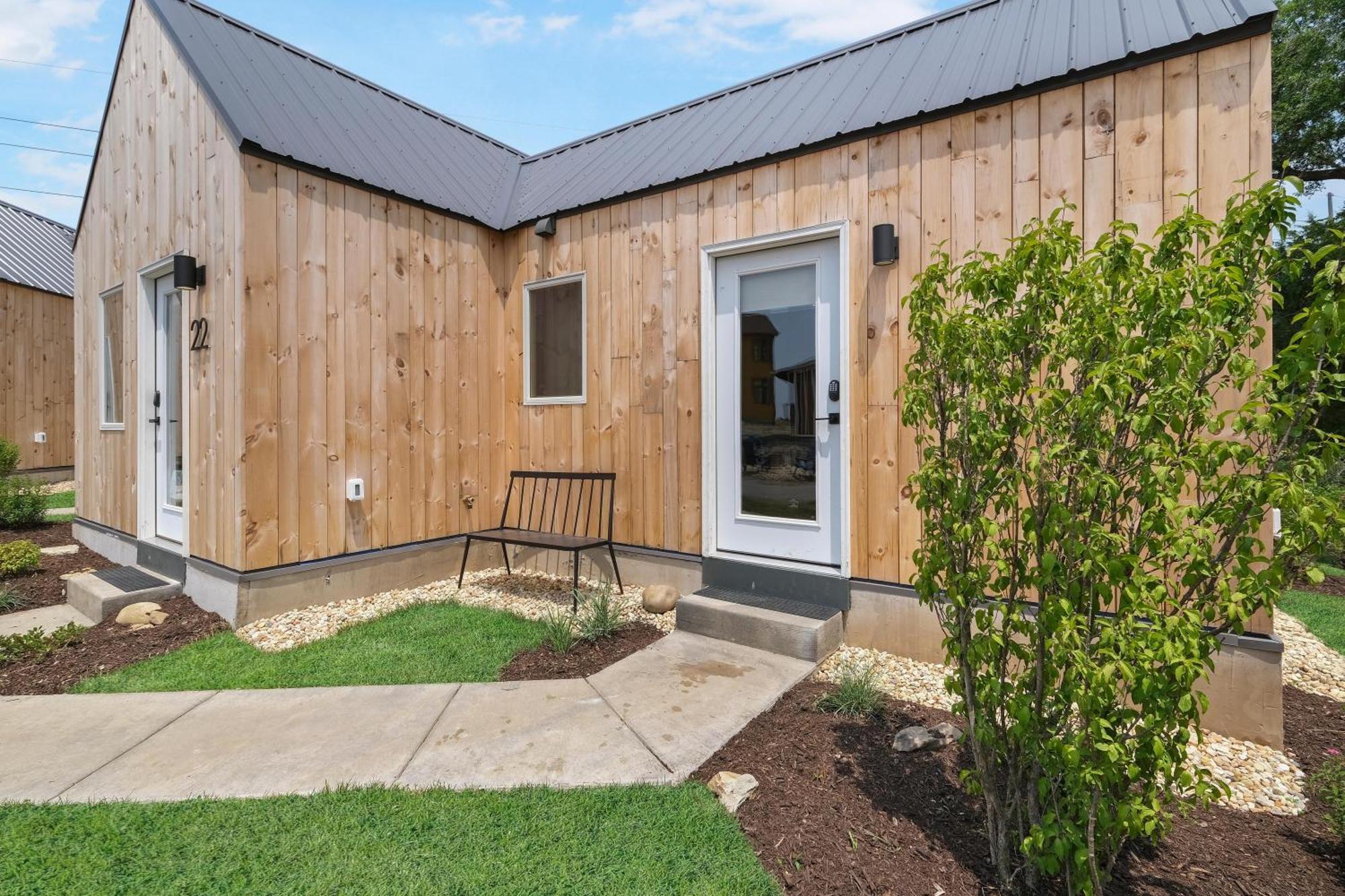 Bunkies- The Hold Villa Отава Екстериор снимка