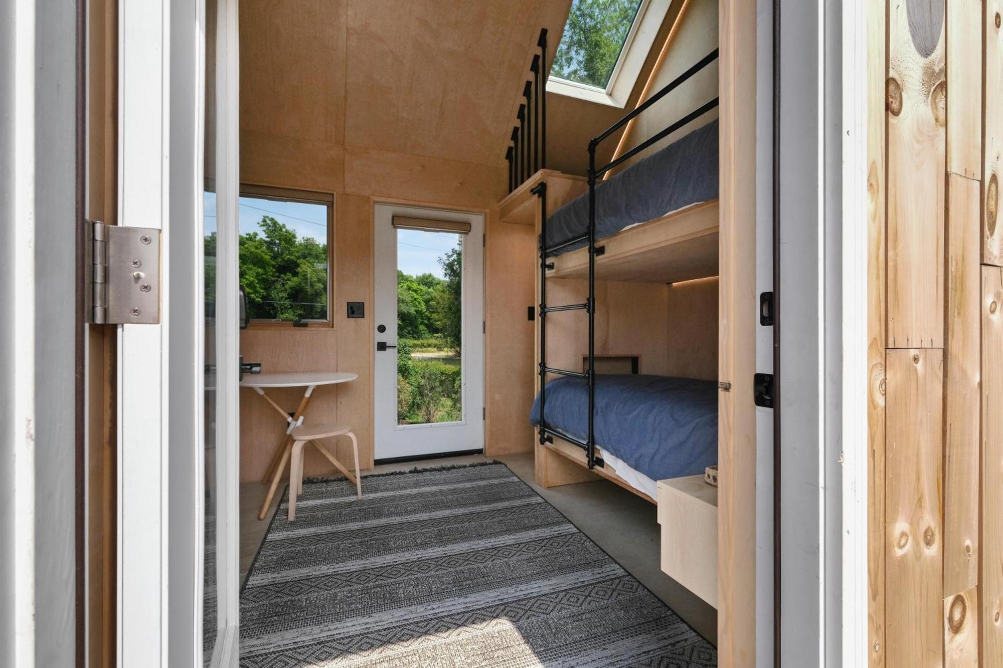 Bunkies- The Hold Villa Отава Екстериор снимка