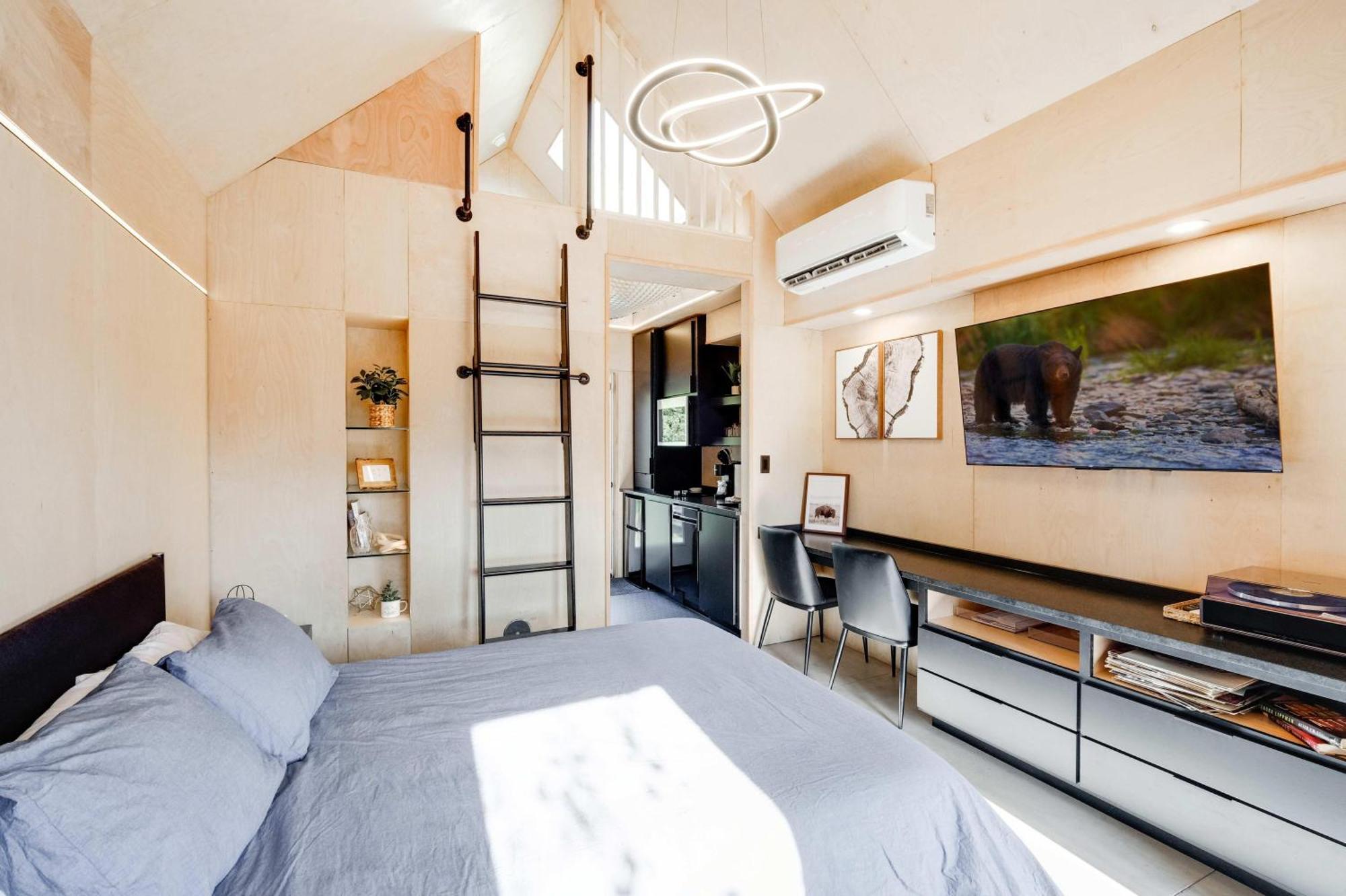 Bunkies- The Hold Villa Отава Екстериор снимка
